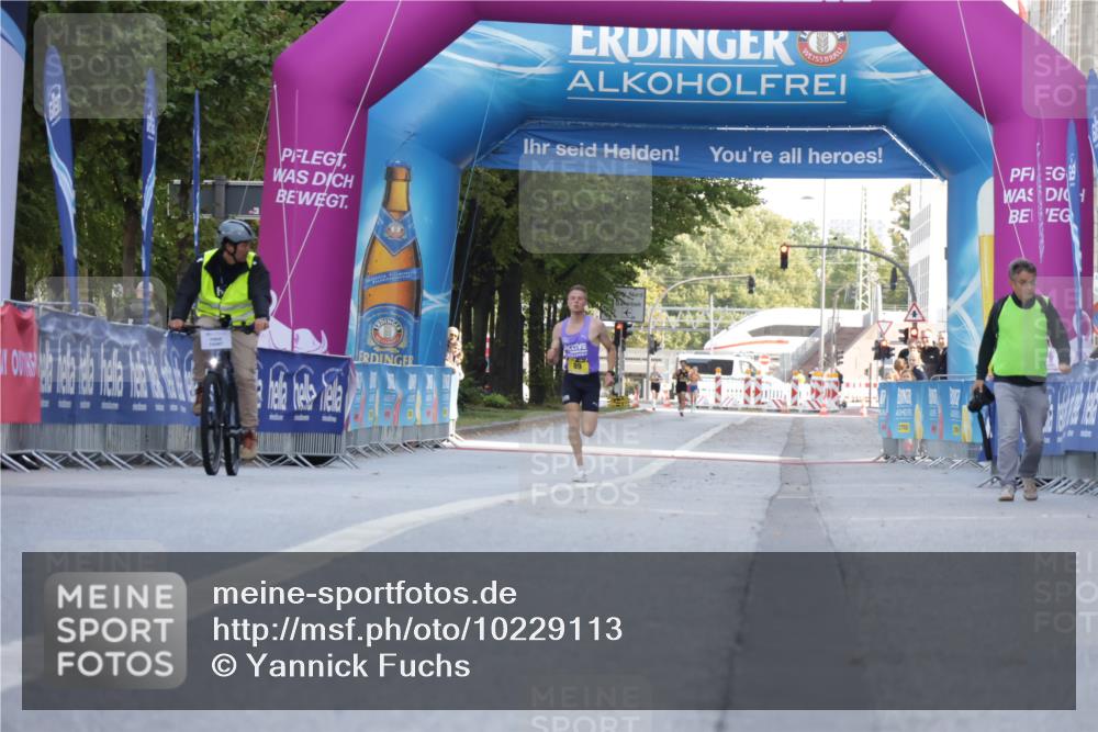 06.09.2026 - CURREX Alsterlauf Yannick Fuchs http://msf.ph/oto/10229113 06.09.2026 11:15:20 Ziel 53, 59, 77, 83, 88 meine-sportfotos.de
