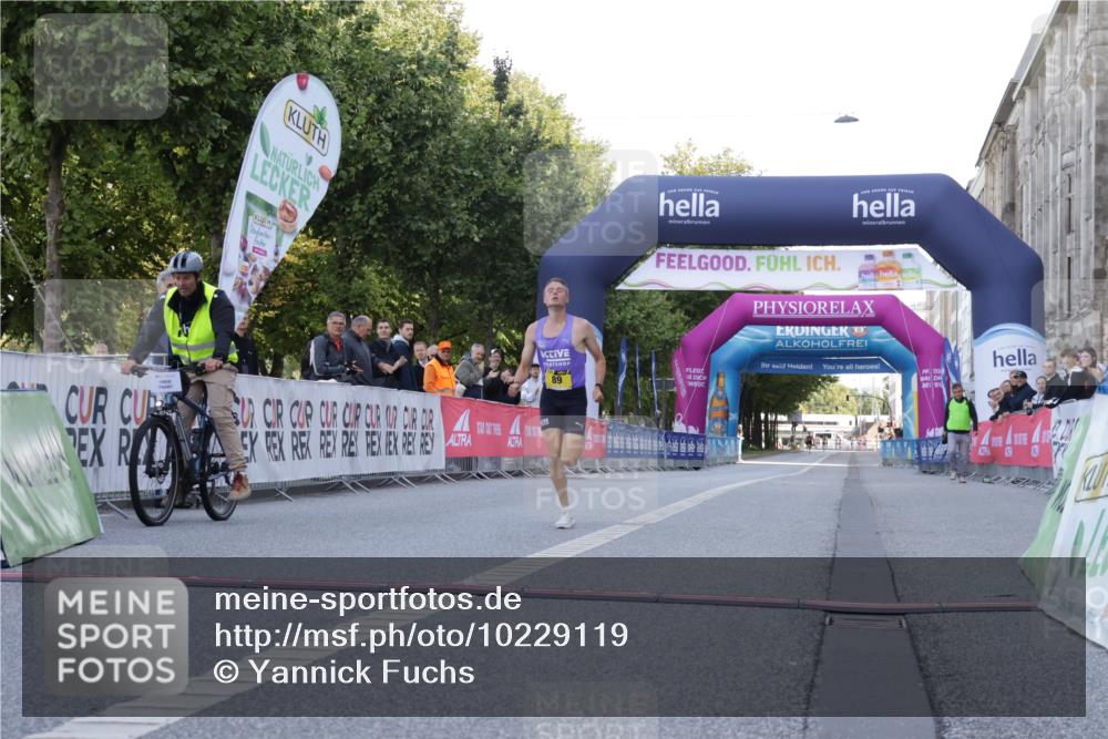 06.09.2026 - CURREX Alsterlauf Yannick Fuchs http://msf.ph/oto/10229119 06.09.2026 11:15:27 Ziel 83, 88, 89 meine-sportfotos.de