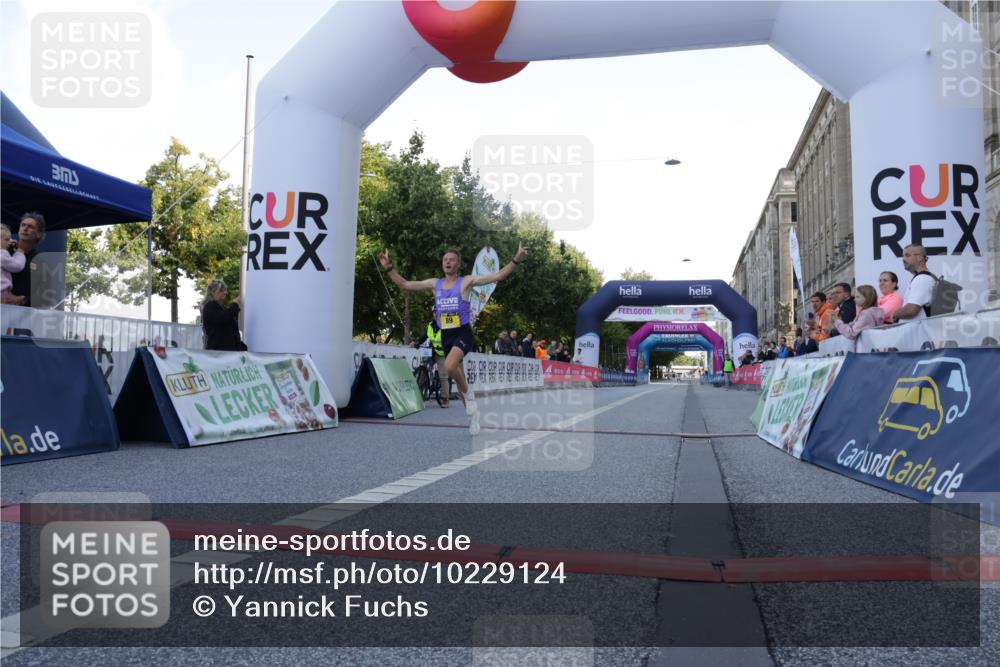 06.09.2026 - CURREX Alsterlauf Yannick Fuchs http://msf.ph/oto/10229124 06.09.2026 11:15:29 Ziel 83, 88, 89 meine-sportfotos.de