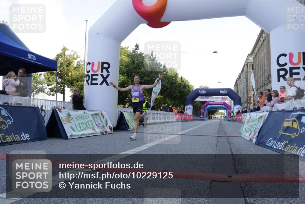 06.09.2026 - CURREX Alsterlauf Yannick Fuchs http://msf.ph/oto/10229125 06.09.2026 11:15:29 Ziel 83, 88, 89 meine-sportfotos.de