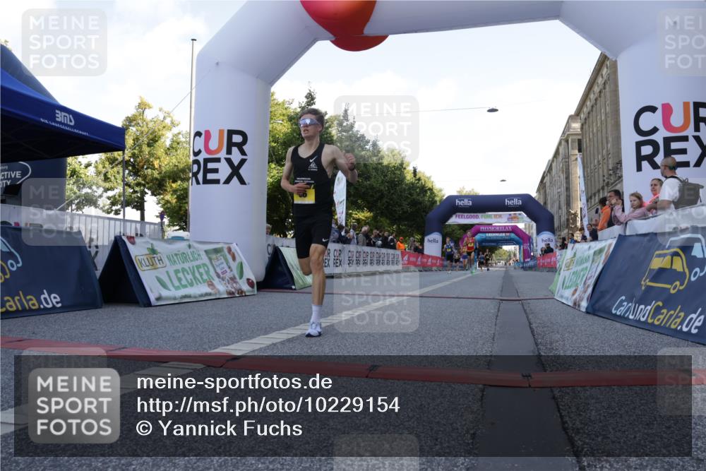 06.09.2026 - CURREX Alsterlauf Yannick Fuchs http://msf.ph/oto/10229154 06.09.2026 11:16:14 Ziel 62, 63, 71, 78, 80, 86 meine-sportfotos.de