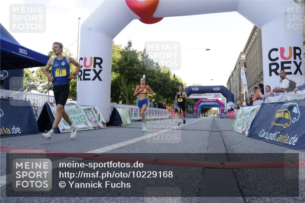 06.09.2026 - CURREX Alsterlauf Yannick Fuchs http://msf.ph/oto/10229168 06.09.2026 11:16:19 Ziel 62, 63, 70, 71, 78, 86, 87 meine-sportfotos.de