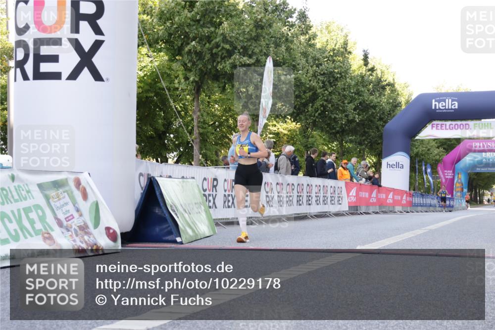 06.09.2026 - CURREX Alsterlauf Yannick Fuchs http://msf.ph/oto/10229178 06.09.2026 11:16:22 Ziel 62, 63, 70, 71, 78, 87 meine-sportfotos.de