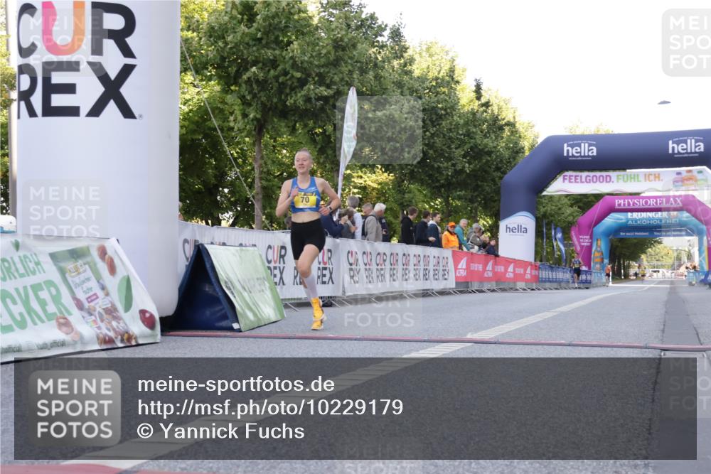 06.09.2026 - CURREX Alsterlauf Yannick Fuchs http://msf.ph/oto/10229179 06.09.2026 11:16:22 Ziel 62, 63, 70, 71, 78, 87 meine-sportfotos.de