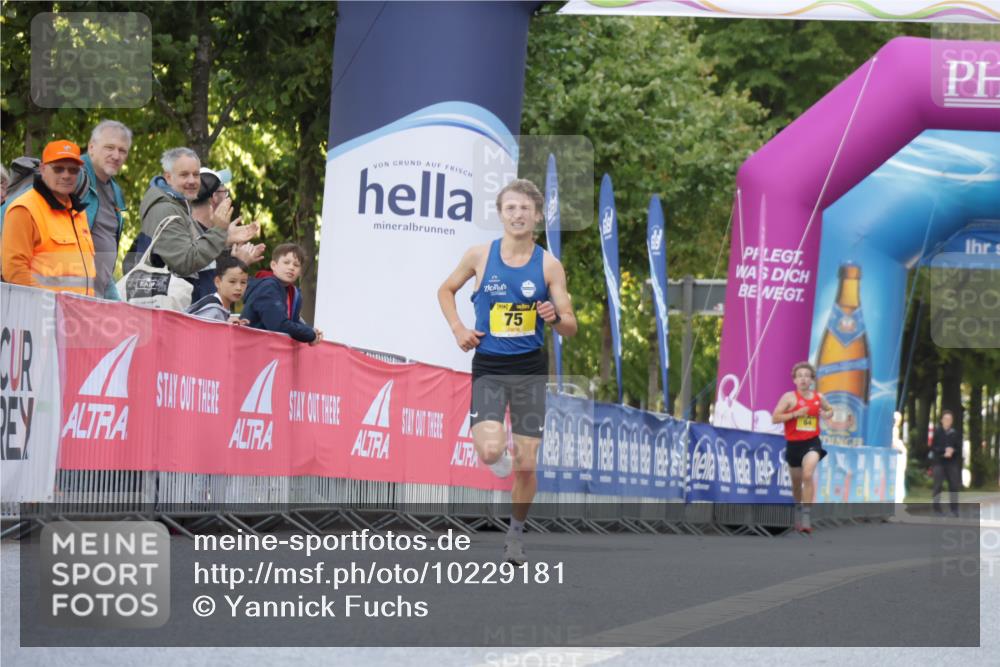 06.09.2026 - CURREX Alsterlauf Yannick Fuchs http://msf.ph/oto/10229181 06.09.2026 11:16:27 Ziel 70, 75, 87 meine-sportfotos.de
