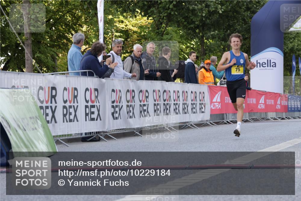 06.09.2026 - CURREX Alsterlauf Yannick Fuchs http://msf.ph/oto/10229184 06.09.2026 11:16:29 Ziel 70, 75 meine-sportfotos.de