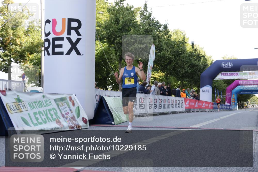 06.09.2026 - CURREX Alsterlauf Yannick Fuchs http://msf.ph/oto/10229185 06.09.2026 11:16:31 Ziel 75 meine-sportfotos.de