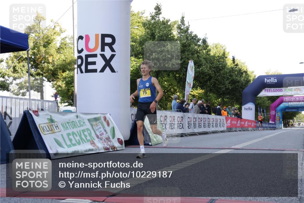 06.09.2026 - CURREX Alsterlauf Yannick Fuchs http://msf.ph/oto/10229187 06.09.2026 11:16:32 Ziel 75 meine-sportfotos.de