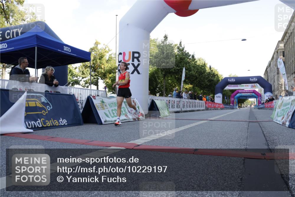 06.09.2026 - CURREX Alsterlauf Yannick Fuchs http://msf.ph/oto/10229197 06.09.2026 11:16:39 Ziel 64 meine-sportfotos.de