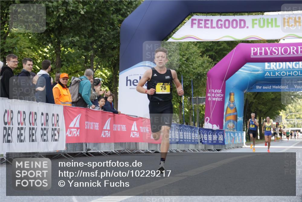 06.09.2026 - CURREX Alsterlauf Yannick Fuchs http://msf.ph/oto/10229217 06.09.2026 11:17:08 Ziel 76 meine-sportfotos.de