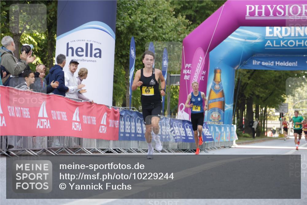 06.09.2026 - CURREX Alsterlauf Yannick Fuchs http://msf.ph/oto/10229244 06.09.2026 11:17:32 Ziel 69 meine-sportfotos.de
