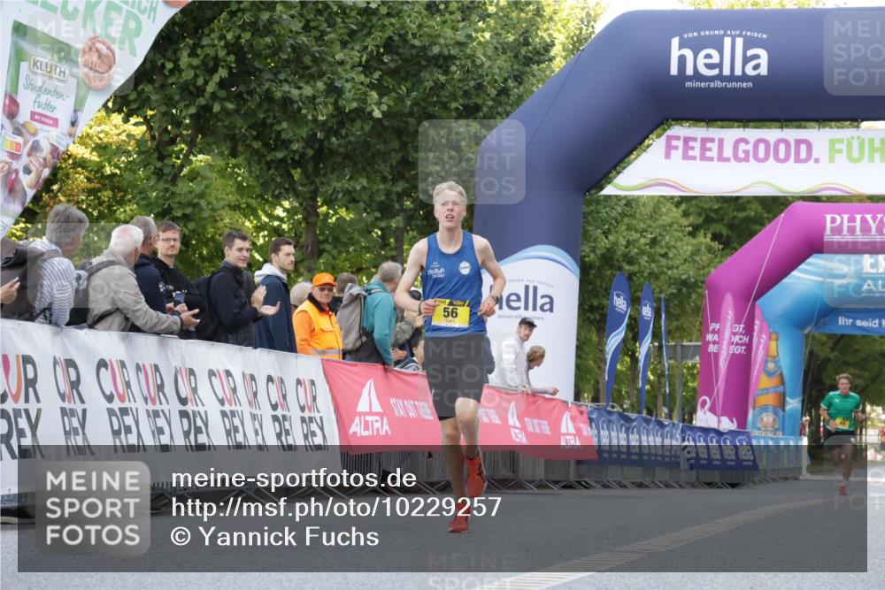 06.09.2026 - CURREX Alsterlauf Yannick Fuchs http://msf.ph/oto/10229257 06.09.2026 11:17:39 Ziel 56, 69 meine-sportfotos.de