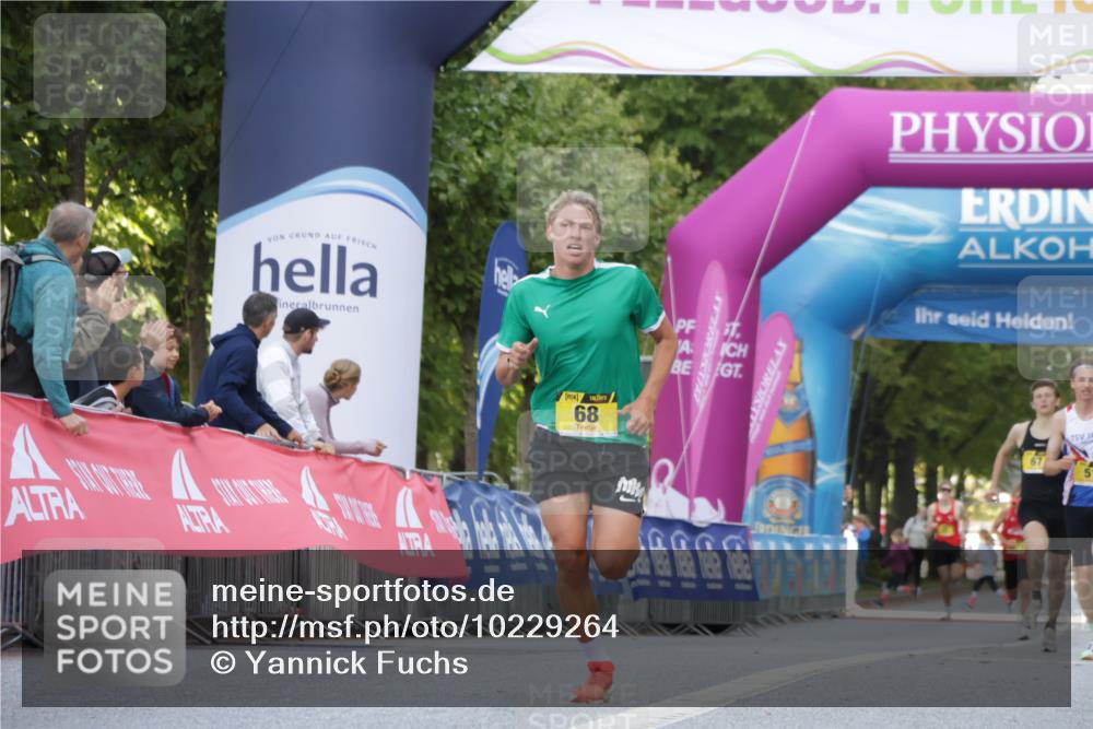 06.09.2026 - CURREX Alsterlauf Yannick Fuchs http://msf.ph/oto/10229264 06.09.2026 11:17:45 Ziel 56, 68 meine-sportfotos.de