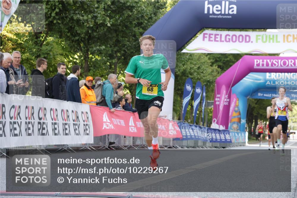 06.09.2026 - CURREX Alsterlauf Yannick Fuchs http://msf.ph/oto/10229267 06.09.2026 11:17:47 Ziel 51, 56, 68 meine-sportfotos.de