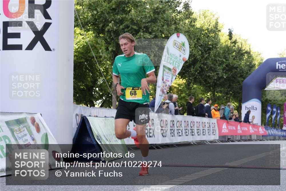 06.09.2026 - CURREX Alsterlauf Yannick Fuchs http://msf.ph/oto/10229274 06.09.2026 11:17:48 Ziel 51, 56, 67, 68 meine-sportfotos.de