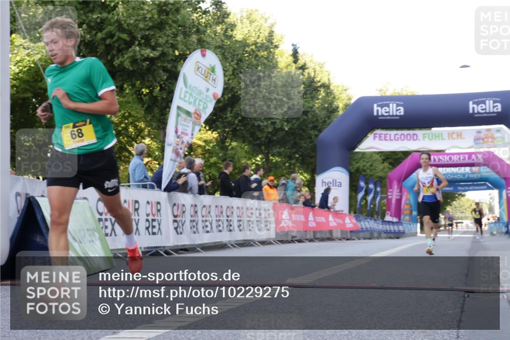 06.09.2026 - CURREX Alsterlauf Yannick Fuchs http://msf.ph/oto/10229275 06.09.2026 11:17:49 Ziel 51, 56, 67, 68 meine-sportfotos.de