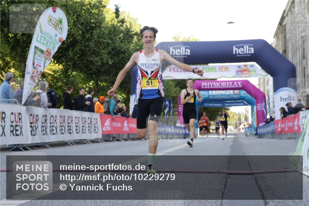 06.09.2026 - CURREX Alsterlauf Yannick Fuchs http://msf.ph/oto/10229279 06.09.2026 11:17:50 Ziel 51, 67, 68, 72 meine-sportfotos.de