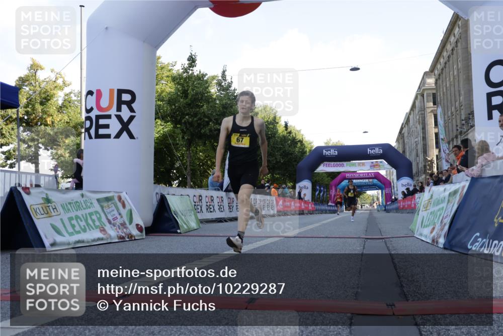 06.09.2026 - CURREX Alsterlauf Yannick Fuchs http://msf.ph/oto/10229287 06.09.2026 11:17:53 Ziel 51, 67, 68, 72, 1074 meine-sportfotos.de