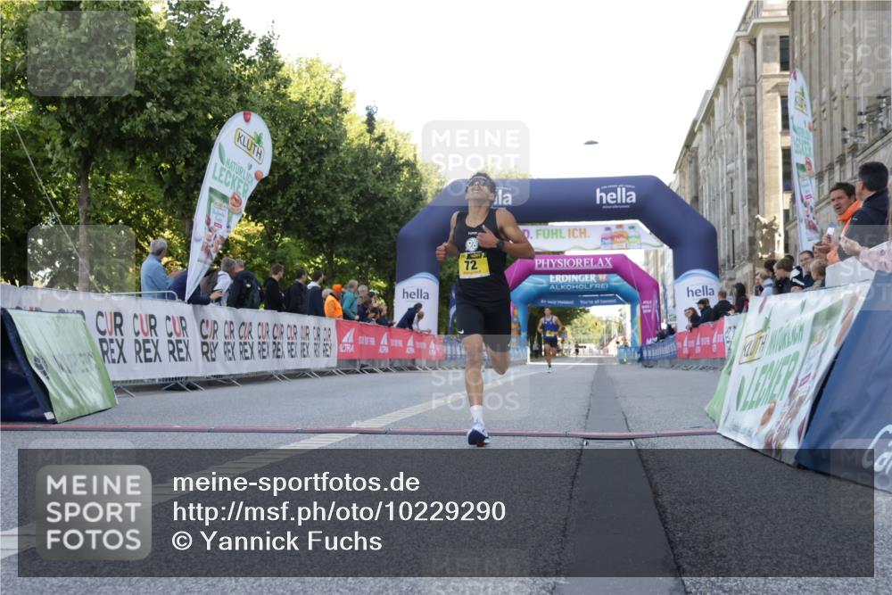 06.09.2026 - CURREX Alsterlauf Yannick Fuchs http://msf.ph/oto/10229290 06.09.2026 11:17:55 Ziel 51, 55, 67, 68, 72, 1074 meine-sportfotos.de