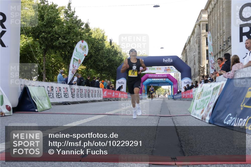 06.09.2026 - CURREX Alsterlauf Yannick Fuchs http://msf.ph/oto/10229291 06.09.2026 11:17:55 Ziel 51, 55, 67, 68, 72, 1074 meine-sportfotos.de