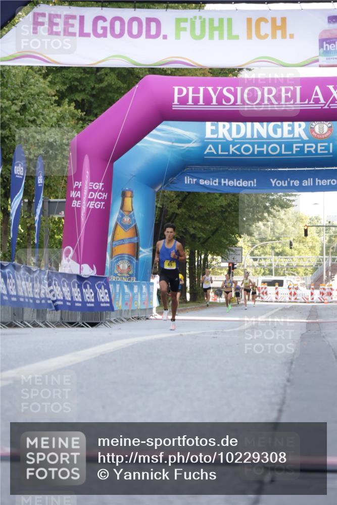 06.09.2026 - CURREX Alsterlauf Yannick Fuchs http://msf.ph/oto/10229308 06.09.2026 11:18:14 Ziel  meine-sportfotos.de