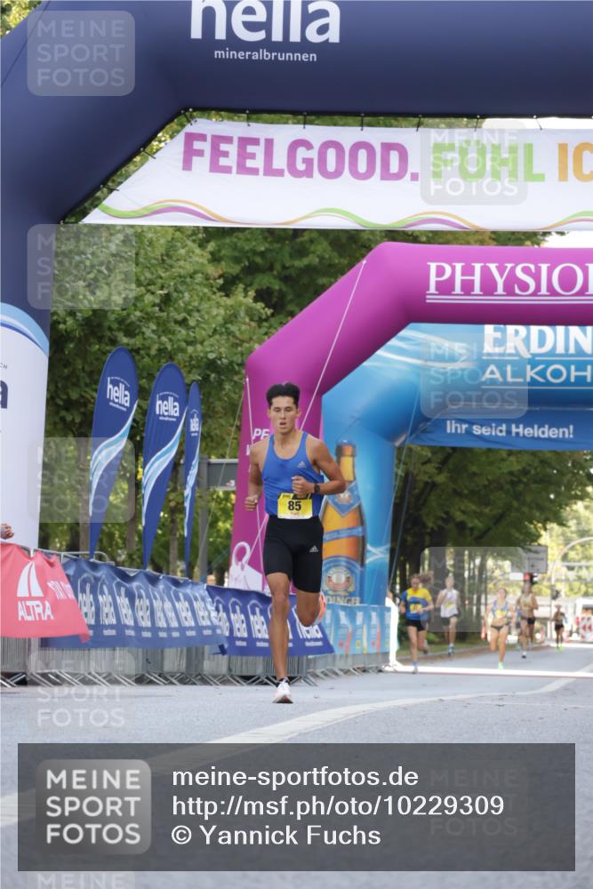 06.09.2026 - CURREX Alsterlauf Yannick Fuchs http://msf.ph/oto/10229309 06.09.2026 11:18:19 Ziel 85 meine-sportfotos.de