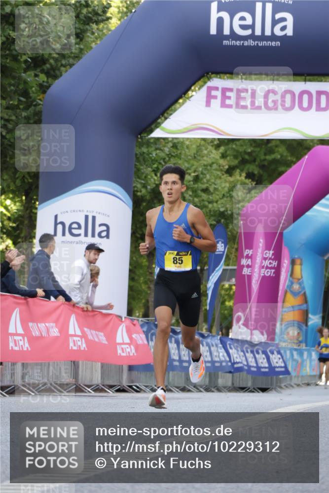 06.09.2026 - CURREX Alsterlauf Yannick Fuchs http://msf.ph/oto/10229312 06.09.2026 11:18:21 Ziel 85 meine-sportfotos.de