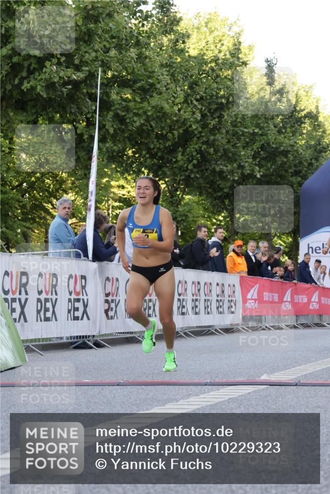 06.09.2026 - CURREX Alsterlauf Yannick Fuchs http://msf.ph/oto/10229323 06.09.2026 11:18:37 Ziel 53, 59, 77 meine-sportfotos.de