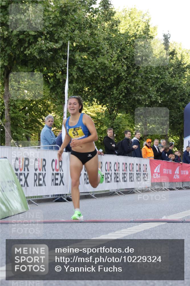 06.09.2026 - CURREX Alsterlauf Yannick Fuchs http://msf.ph/oto/10229324 06.09.2026 11:18:37 Ziel 53, 59, 77 meine-sportfotos.de