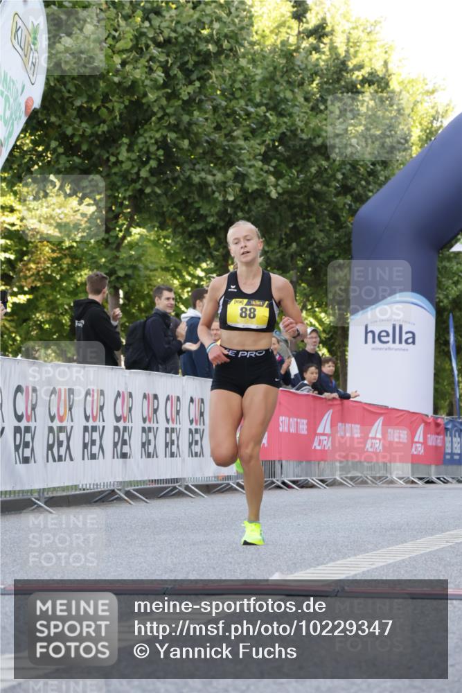 06.09.2026 - CURREX Alsterlauf Yannick Fuchs http://msf.ph/oto/10229347 06.09.2026 11:18:54 Ziel 83, 88 meine-sportfotos.de