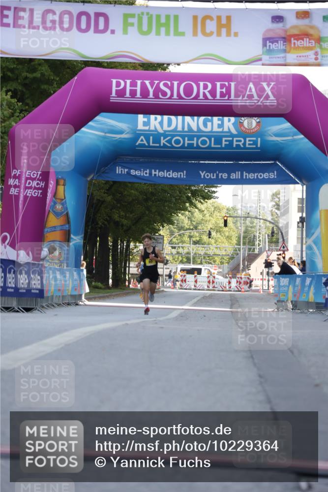 06.09.2026 - CURREX Alsterlauf Yannick Fuchs http://msf.ph/oto/10229364 06.09.2026 11:19:55 Ziel 62 meine-sportfotos.de