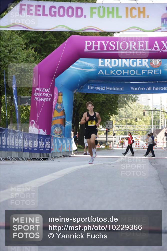 06.09.2026 - CURREX Alsterlauf Yannick Fuchs http://msf.ph/oto/10229366 06.09.2026 11:20:00 Ziel  meine-sportfotos.de