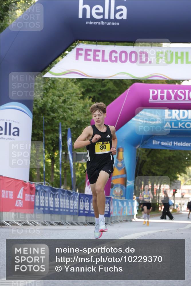06.09.2026 - CURREX Alsterlauf Yannick Fuchs http://msf.ph/oto/10229370 06.09.2026 11:20:05 Ziel 80 meine-sportfotos.de