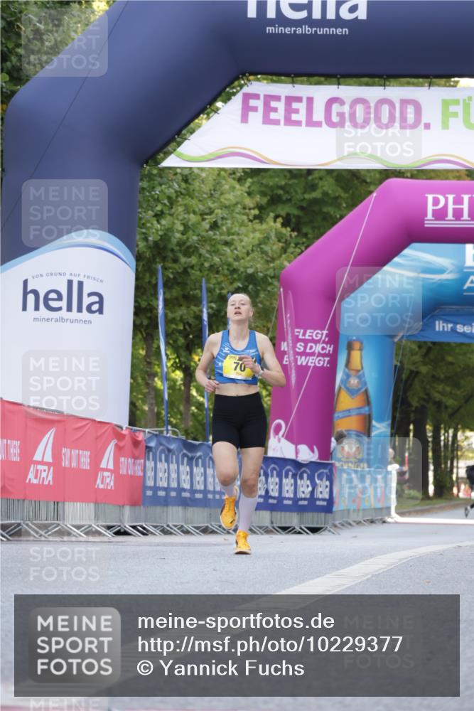 06.09.2026 - CURREX Alsterlauf Yannick Fuchs http://msf.ph/oto/10229377 06.09.2026 11:20:16 Ziel 70 meine-sportfotos.de