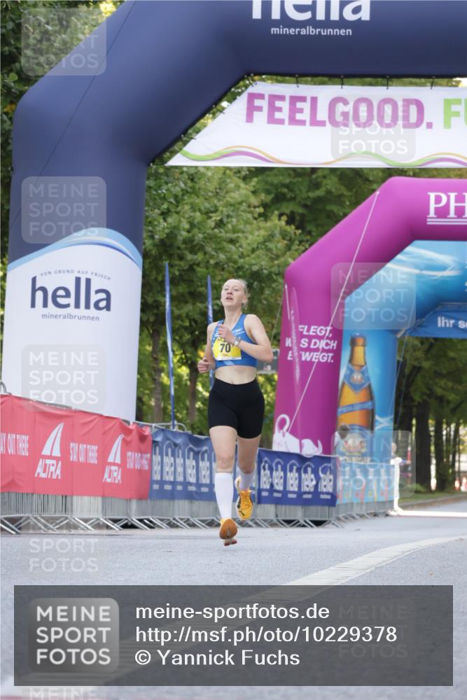 06.09.2026 - CURREX Alsterlauf Yannick Fuchs http://msf.ph/oto/10229378 06.09.2026 11:20:16 Ziel 70 meine-sportfotos.de