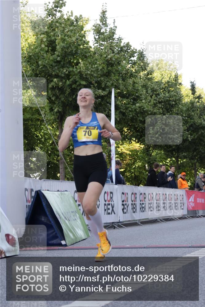 06.09.2026 - CURREX Alsterlauf Yannick Fuchs http://msf.ph/oto/10229384 06.09.2026 11:20:21 Ziel 70 meine-sportfotos.de