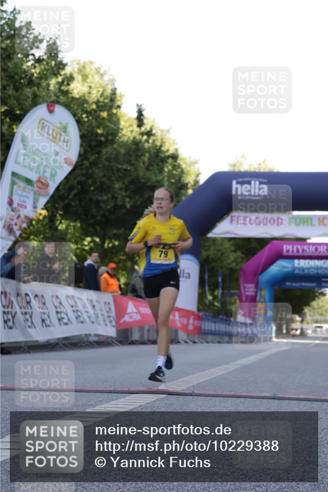06.09.2026 - CURREX Alsterlauf Yannick Fuchs http://msf.ph/oto/10229388 06.09.2026 11:21:00 Ziel 79 meine-sportfotos.de