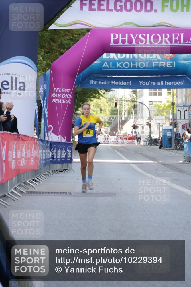 06.09.2026 - CURREX Alsterlauf Yannick Fuchs http://msf.ph/oto/10229394 06.09.2026 11:22:53 Ziel  meine-sportfotos.de