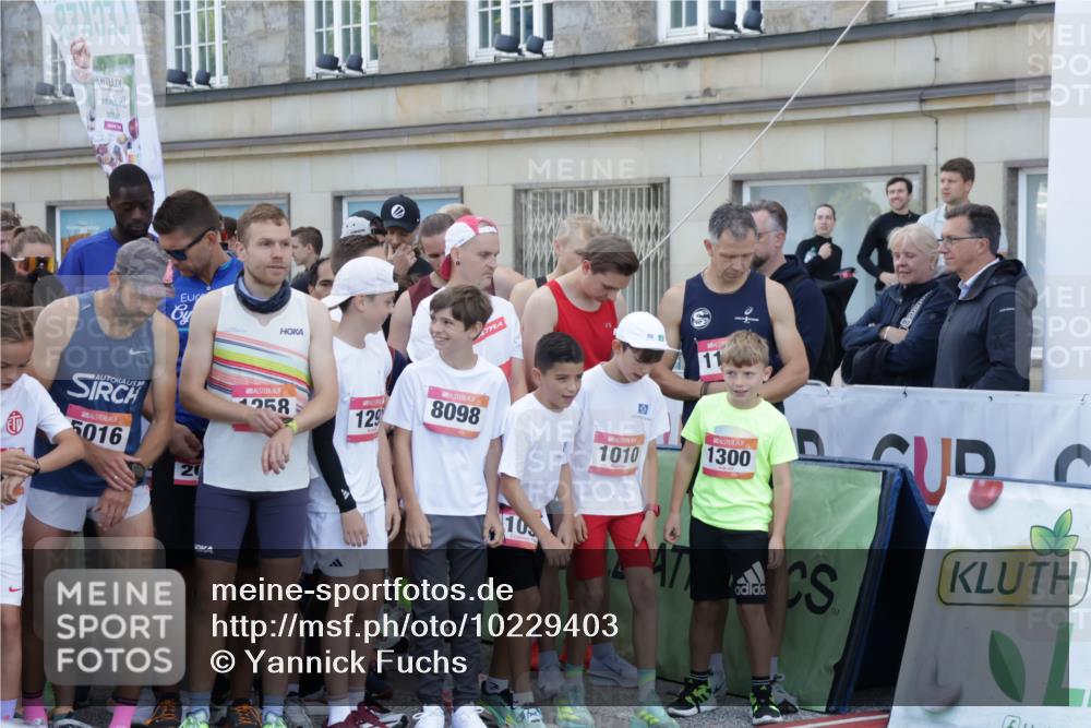 06.09.2026 - CURREX Alsterlauf Yannick Fuchs http://msf.ph/oto/10229403 06.09.2026 11:29:53 Ziel  meine-sportfotos.de