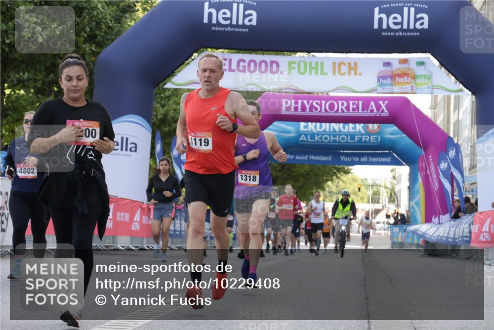 06.09.2026 - CURREX Alsterlauf Yannick Fuchs http://msf.ph/oto/10229408 06.09.2026 11:45:14 Ziel 1095, 1119, 1200, 1203, 1234, 1278, 1299, 1318, 4802, 8110 meine-sportfotos.de