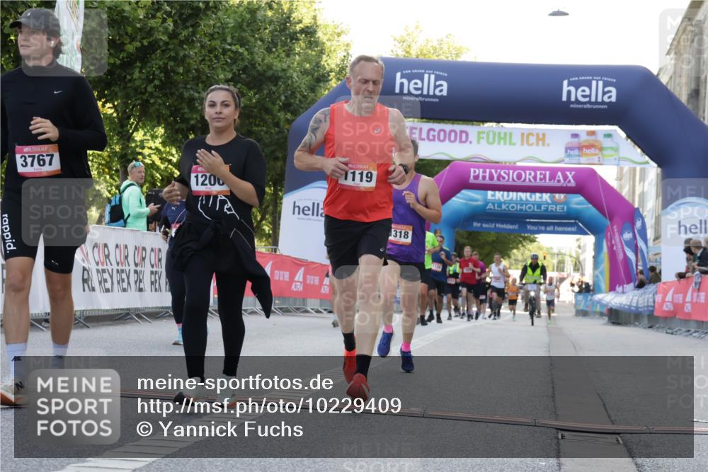 06.09.2026 - CURREX Alsterlauf Yannick Fuchs http://msf.ph/oto/10229409 06.09.2026 11:45:15 Ziel 1031, 1095, 1119, 1200, 1203, 1234, 1278, 1299, 1318, 4802, 8110 meine-sportfotos.de