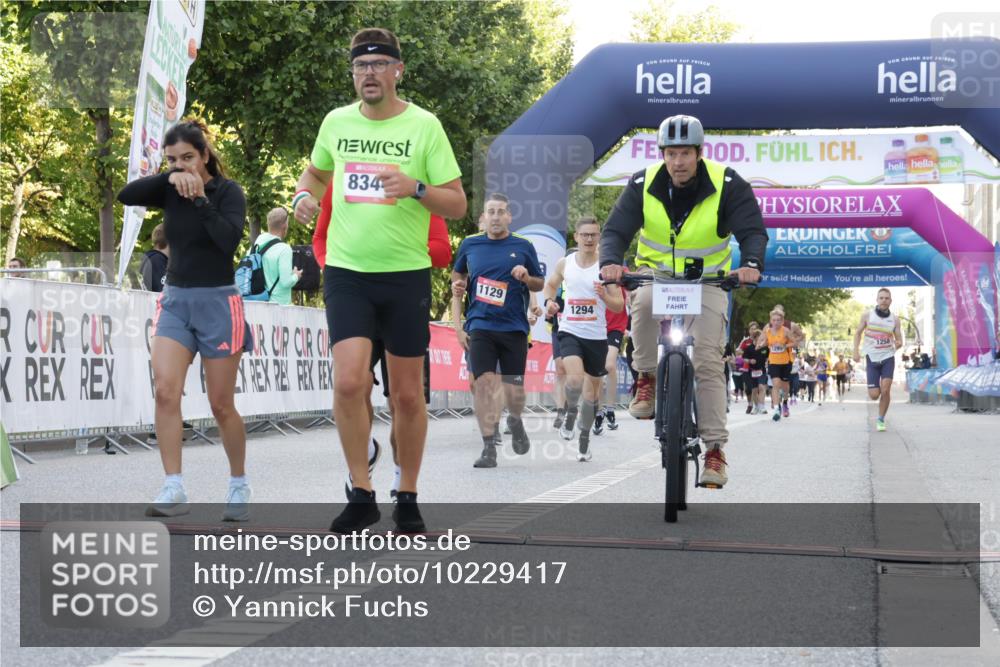 06.09.2026 - CURREX Alsterlauf Yannick Fuchs http://msf.ph/oto/10229417 06.09.2026 11:45:22 Ziel 1030, 1031, 1033, 1095, 1119, 1129, 1140, 1200, 1258, 1294, 1304, 1318, 4802, 8344 meine-sportfotos.de