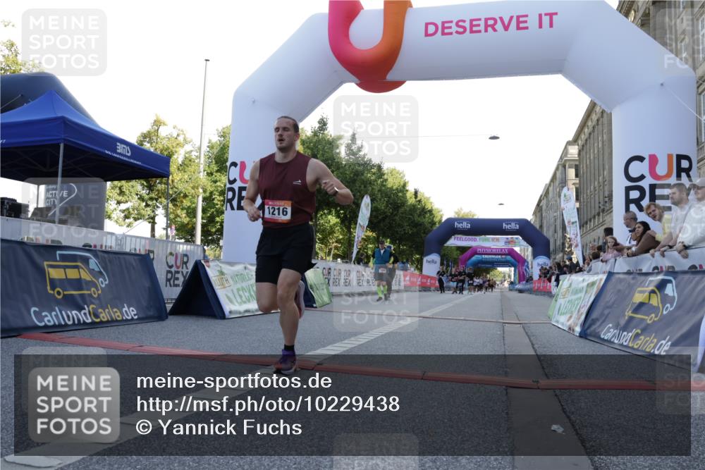 06.09.2026 - CURREX Alsterlauf Yannick Fuchs http://msf.ph/oto/10229438 06.09.2026 11:45:32 Ziel 1026, 1030, 1033, 1129, 1149, 1216, 1258, 1294, 1295, 1317, 1340, 8136 meine-sportfotos.de