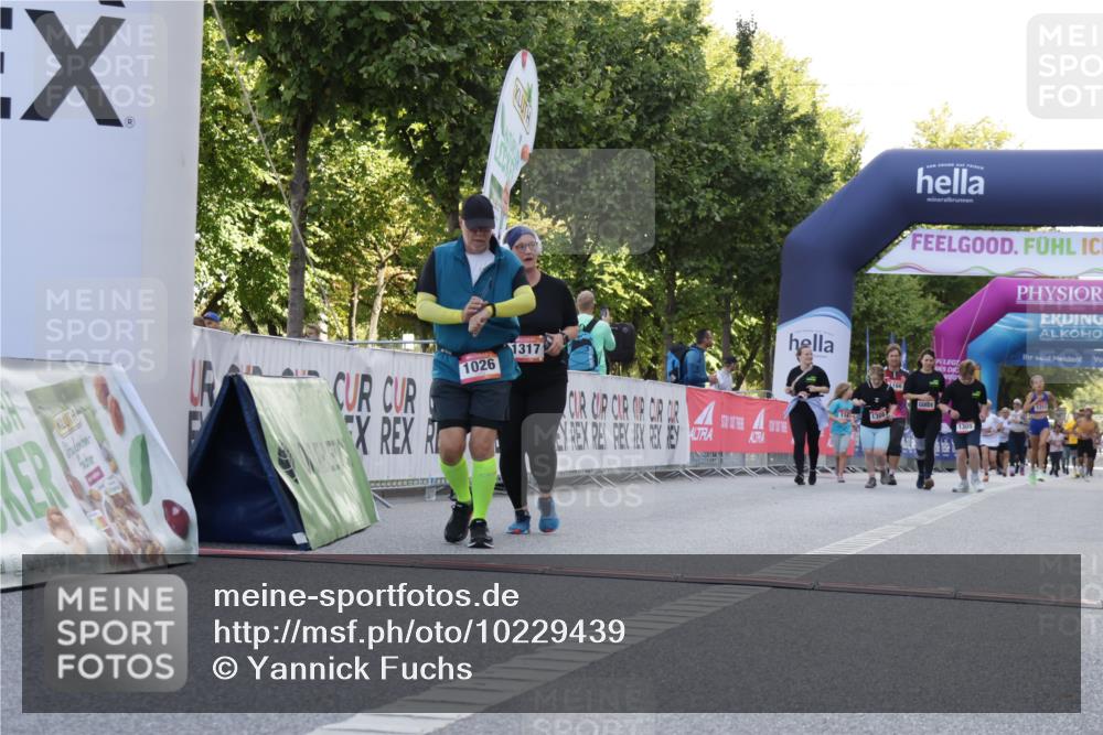 06.09.2026 - CURREX Alsterlauf Yannick Fuchs http://msf.ph/oto/10229439 06.09.2026 11:45:34 Ziel 1026, 1030, 1033, 1149, 1216, 1258, 1295, 1317, 1340, 8136 meine-sportfotos.de