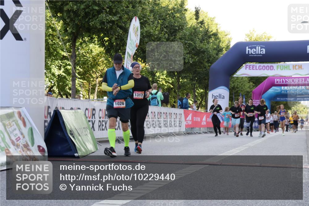 06.09.2026 - CURREX Alsterlauf Yannick Fuchs http://msf.ph/oto/10229440 06.09.2026 11:45:34 Ziel 1026, 1030, 1033, 1149, 1216, 1258, 1295, 1317, 1340, 8136 meine-sportfotos.de