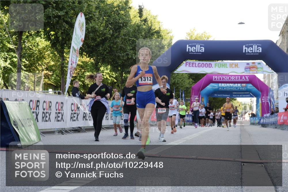 06.09.2026 - CURREX Alsterlauf Yannick Fuchs http://msf.ph/oto/10229448 06.09.2026 11:45:40 Ziel 1026, 1166, 1167, 1296, 1308, 1309, 1312, 1317 meine-sportfotos.de