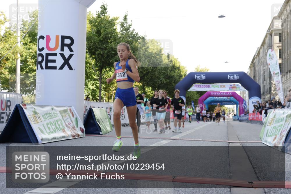 06.09.2026 - CURREX Alsterlauf Yannick Fuchs http://msf.ph/oto/10229454 06.09.2026 11:45:41 Ziel 1026, 1166, 1167, 1296, 1308, 1309, 1312, 1317 meine-sportfotos.de