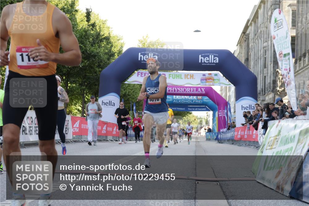 06.09.2026 - CURREX Alsterlauf Yannick Fuchs http://msf.ph/oto/10229455 06.09.2026 11:45:48 Ziel 1148, 1163, 1166, 1167, 1296, 1300, 1308, 1309, 5016 meine-sportfotos.de