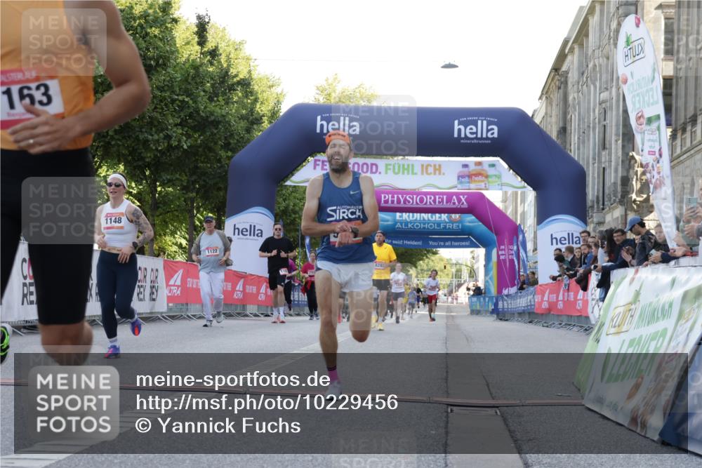 06.09.2026 - CURREX Alsterlauf Yannick Fuchs http://msf.ph/oto/10229456 06.09.2026 11:45:48 Ziel 1148, 1163, 1166, 1167, 1296, 1300, 1308, 1309, 5016 meine-sportfotos.de