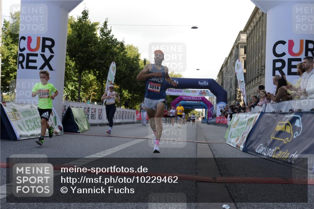 06.09.2026 - CURREX Alsterlauf Yannick Fuchs http://msf.ph/oto/10229462 06.09.2026 11:45:49 Ziel 1148, 1163, 1166, 1167, 1296, 1300, 1308, 1309, 5016 meine-sportfotos.de